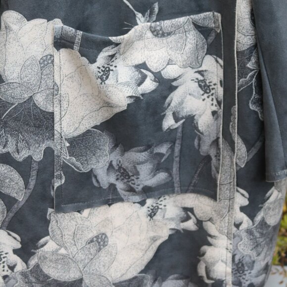 Chelsea & Theodore Plus Size Grey & Ivory Floral Faux Leather Open Midi Jacket - Picture 4 of 7